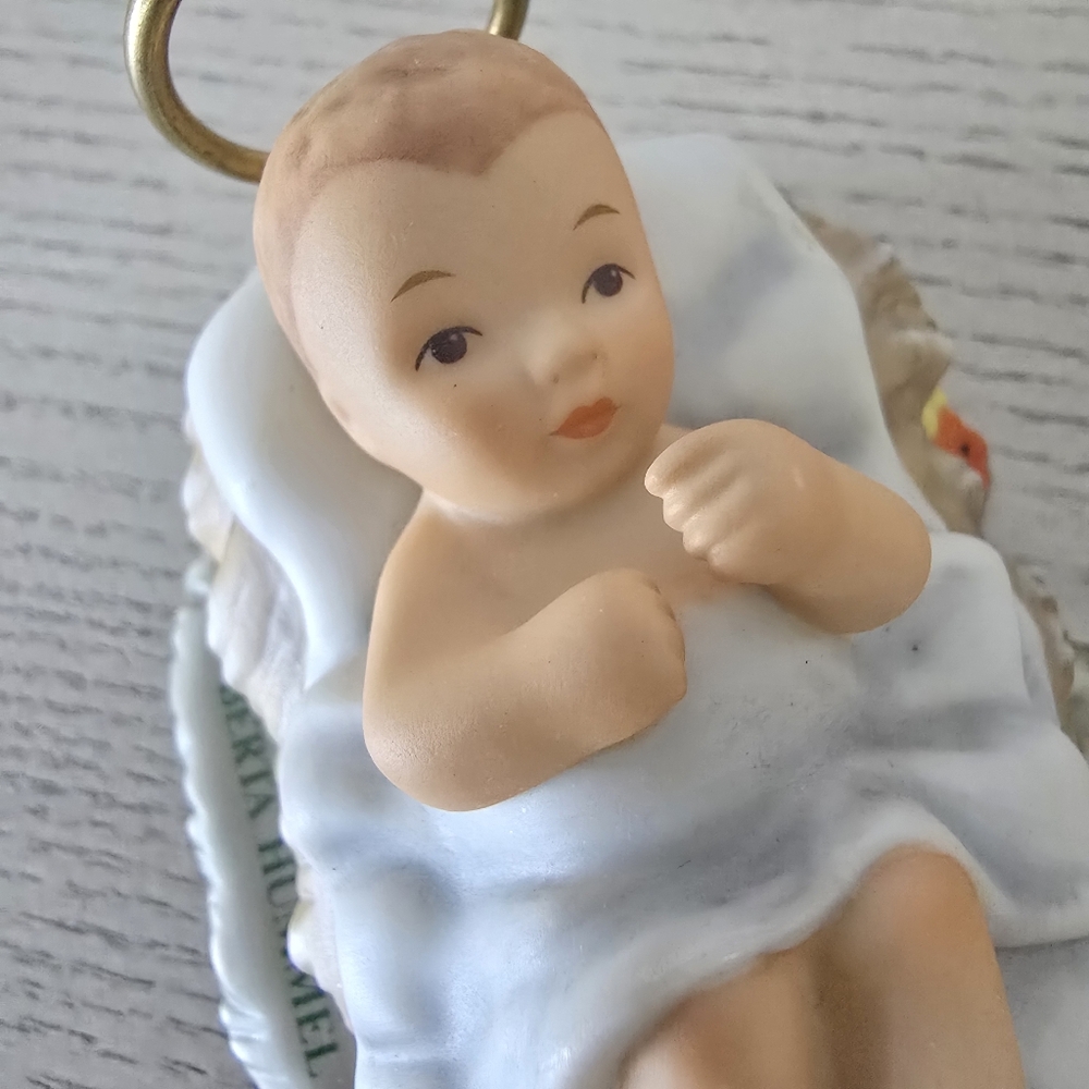 Vintage Berta Hummel Goebel 1996 Nativity - Picture 10 of 16